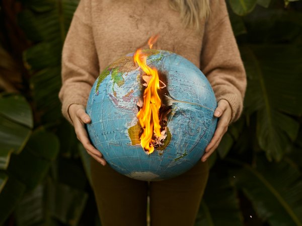 la place des femmes dans le monde de la politique et les défis de la représentation équilibrée dans la société